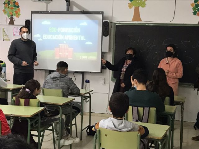 Todos los centros educativos de la localidad participan en la campaña de concienciación sobre limpieza puesta en marcha por el Ayuntamiento y Entorno Urbano - 1, Foto 1