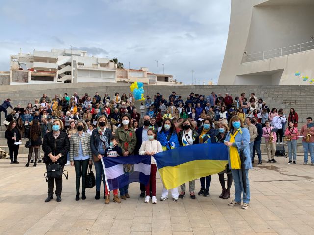 Águilas se suma al emotivo acto Coros por la Paz para pedir el fin de las guerras - 1, Foto 1