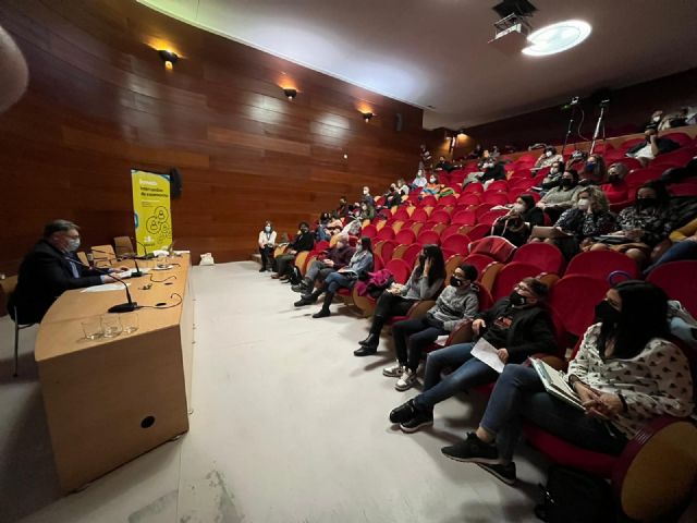 Medio centenar de docentes intercambian experiencias en una jornada sobre la Red de Escuelas Verdes - 2, Foto 2