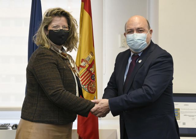 Adif y el Ayuntamiento de Cieza firman un convenio para mejorar la permeabilidad de la infraestructura ferroviaria - 2, Foto 2