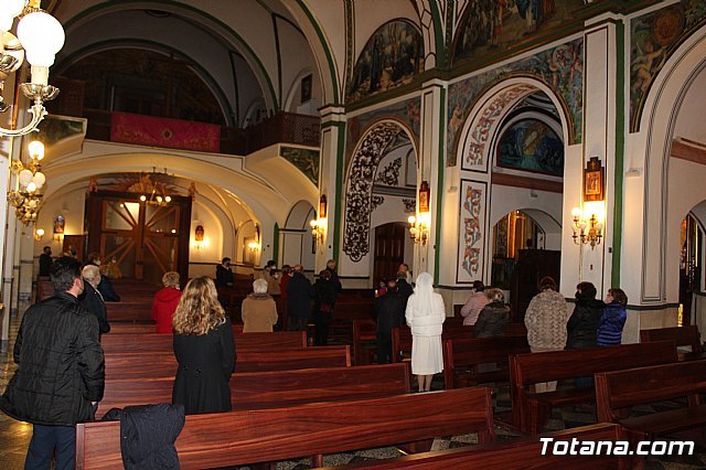 El Vía Crucis organizado por la Hermandad de Jesús en el Calvario tuvo lugar en el interior del Convento, Foto 3