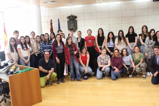 Ofrecen una recepción institucional a los alumnos franceses e italianos participantes en un intercambio con estudiantes del IES Juan de la Cierva, Foto 2