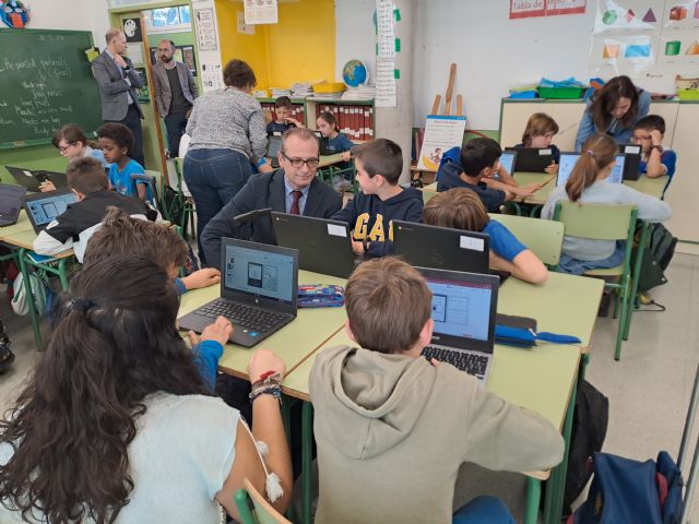 Educación inicia la distribución de 1.654 paneles digitales interactivos en centros de la Región - 2, Foto 2