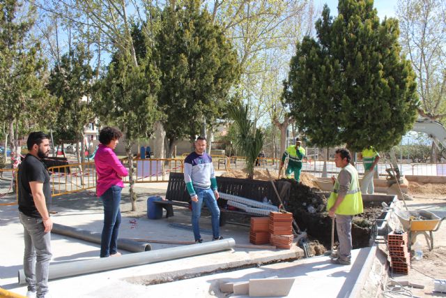 La alcaldesa visita las obras de creación de una pista de skate y los trabajos en la pista deportiva del Parque Augusto Vels - 2, Foto 2