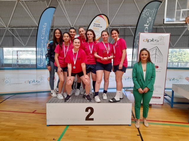 El equipo juvenil femenino de Fútbol Sala del IES Juan de la Cierva se proclama subcampeón regional en la Final Regional de Deportes de equipo, que se celebró el Lorca, Foto 3
