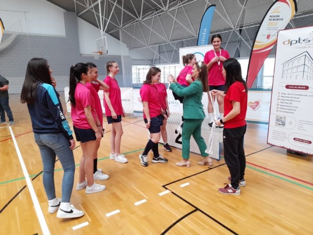El equipo juvenil femenino de Fútbol Sala del IES Juan de la Cierva se proclama subcampeón regional en la Final Regional de Deportes de equipo, que se celebró el Lorca, Foto 4