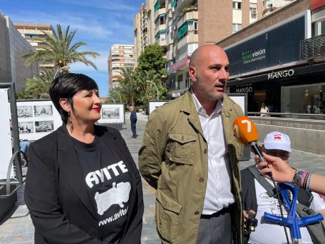 Cultura da visibilidad a los afectados por la Talidomida en la exposición fotográfica de Ana Bernal en la Avenida de la Libertad - 5, Foto 5