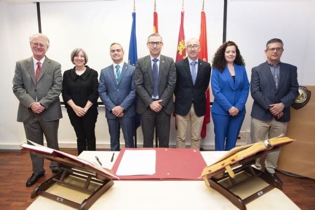 Eloy Ángel Villegas Ruiz toma posesión como decano de la Facultad de Óptica y Optometría - 1, Foto 1