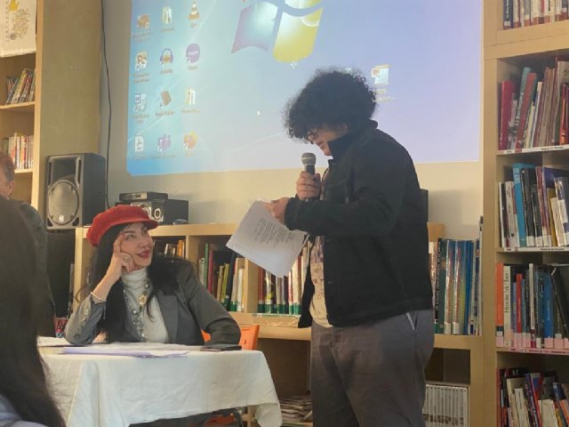La poeta siria Maram Al-Masri visita el Liceo francés de Murcia - 1, Foto 1