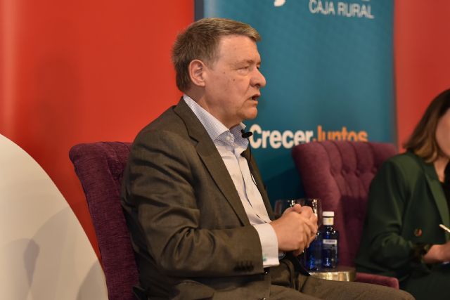 Jordi Sevilla considera que el debate del agua en Murcia tiene que extenderse para seguir aprovechando las posibilidades de su tejido empresarial - 2, Foto 2