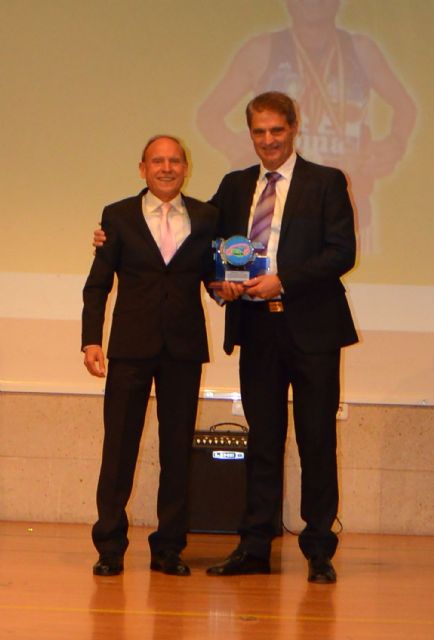 El PP torreño apoya dar el nombre de nuestro veterano deportista Ángel Salinas a la Pista de Atletismo Municipal - 2, Foto 2