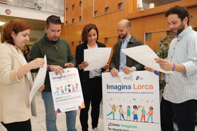 El Ayuntamiento de Lorca avanza en la elaboración del I Plan de Infancia y Adolescencia con la realización de una consulta pública en los colegios e institutos del municipio - 1, Foto 1