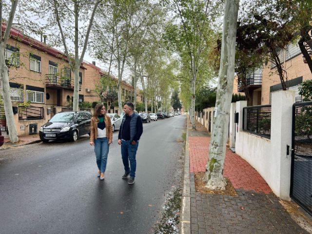 La renovación de más de 4.000 metros cuadrados de asfalto mejora la seguridad vial en Los Garres y La Alberca - 1, Foto 1