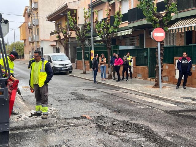 La renovación de más de 4.000 metros cuadrados de asfalto mejora la seguridad vial en Los Garres y La Alberca - 3, Foto 3