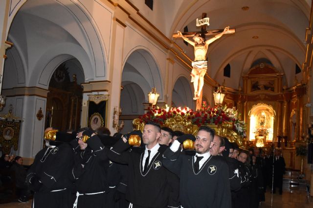 El Crucificado protagoniza un año una procesión del Silencio llena de emoción y respeto - 1, Foto 1