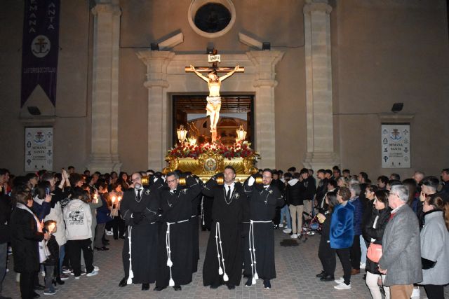 El Crucificado protagoniza un año una procesión del Silencio llena de emoción y respeto - 3, Foto 3