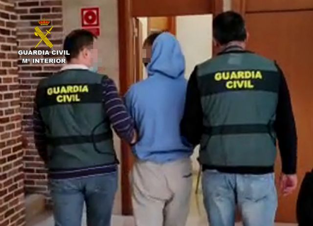 La Guardia Civil detiene a un experimentado delincuente por tres robos con tirón en Cieza - 1, Foto 1