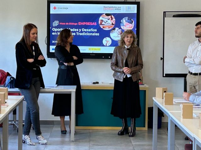 Cruz Roja reúne a empresas de la Región de Murcia para abordar las Oportunidades y Desafíos en los Oficios Tradicionales - 3, Foto 3