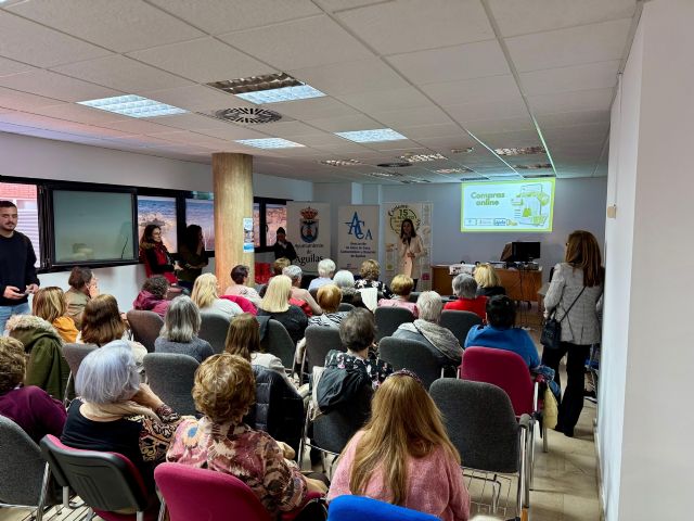 La Asociación de Amas de Casa celebra su tradicional Concursos de Pasteles - 1, Foto 1
