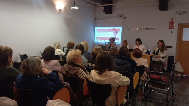 ACUM destaca el papel de la mujer en el periodismo en su charla Mujeres con Valor Añadido - 1, Foto 1