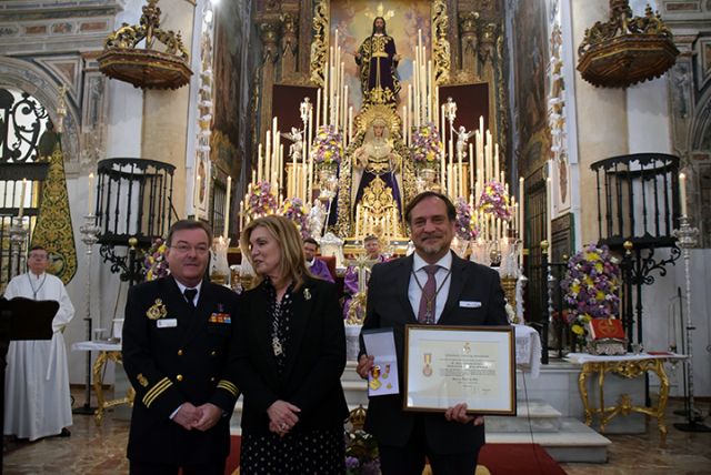 Sevilla. La Real Liga Naval Española distingue a la Virgen del Rocío con la Medalla del Ancla de Oro - 4, Foto 4