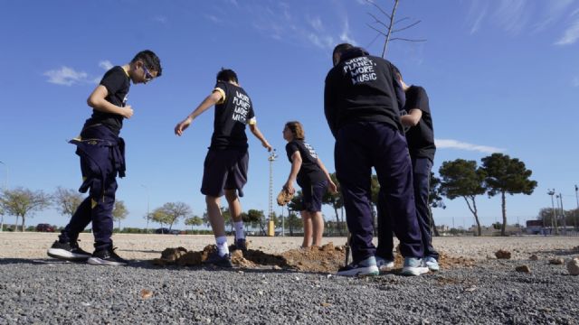 El Fan Futura Fest planta árboles para compensar su huella de carbono - 1, Foto 1