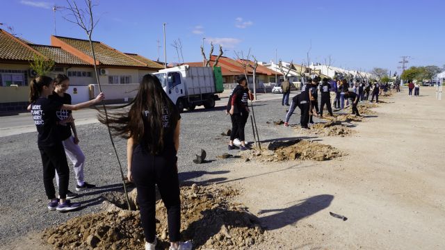 El Fan Futura Fest planta árboles en Los Alcázares para compensar su huella de carbono - 2, Foto 2