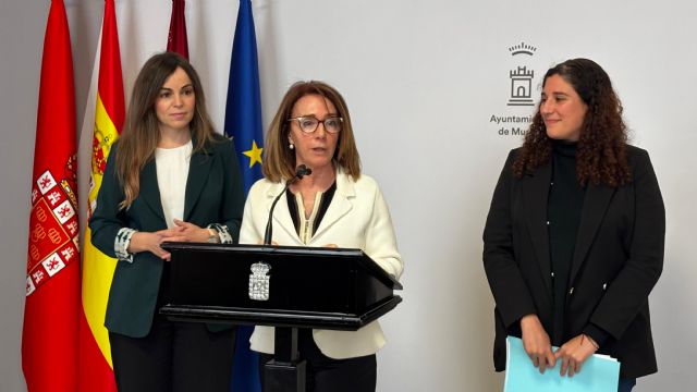 El Ayuntamiento garantiza el buen mantenimiento de los espacios verdes de los CEIP adjudicando el contrato de poda y limpieza - 1, Foto 1