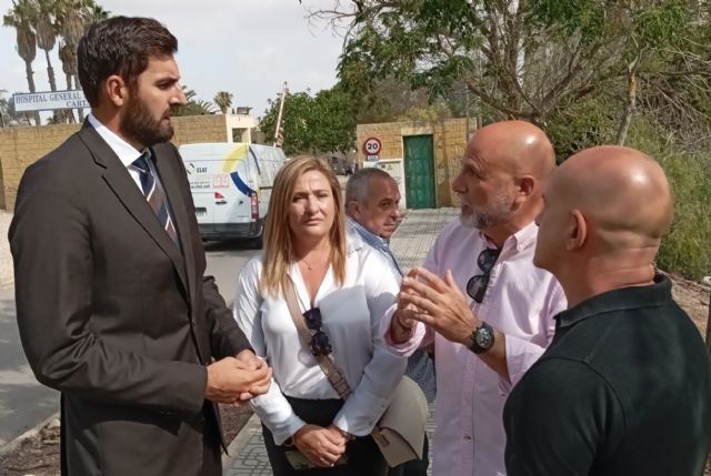 VOX denuncia la ampliación del CETI a 1.500 inmigrantes ilegales y la ocupación del propio edificio del Hospital Naval - 1, Foto 1