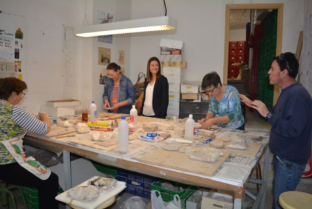Una veintena de mujeres participan en el Taller de Arqueología de la Concejalía de Igualdad - 1, Foto 1