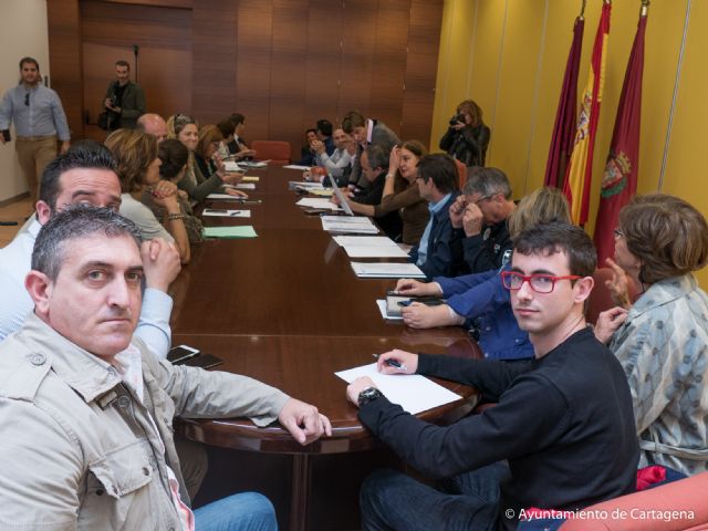 La Mesa del Pacto por la Noche empieza a andar escuchando las propuestas de los agentes sociales para su estudio en grupos de trabajo - 3, Foto 3