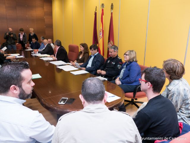 La Mesa del Pacto por la Noche empieza a andar escuchando las propuestas de los agentes sociales para su estudio en grupos de trabajo - 5, Foto 5