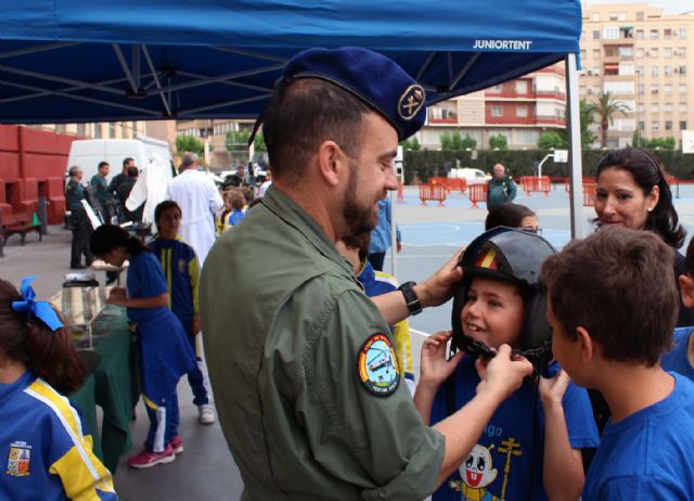 La Guardia Civil realiza una exhibición de medios a los alumnos - 3, Foto 3