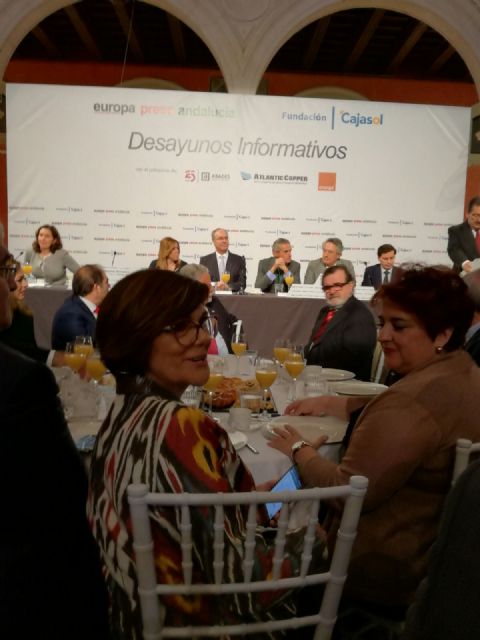La presidenta de la Asamblea asiste a la conferencia sobre “Andalucia y España ante el nuevo reto de la UE” del presidente del Parlamento Andaluz - 2, Foto 2