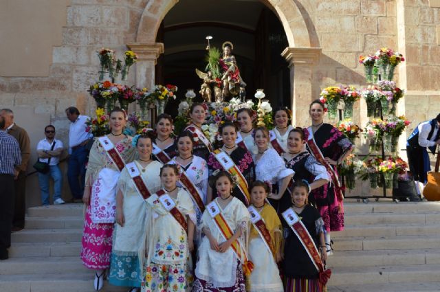 Más de medio centenar de blanqueños participan en la ofrenda de flores y frutos a San Roque - 1, Foto 1