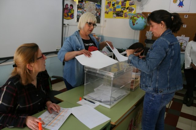 La participación de electores en Totana en las generales asciende al 42,64%, a las 14:00 horas - 3, Foto 3