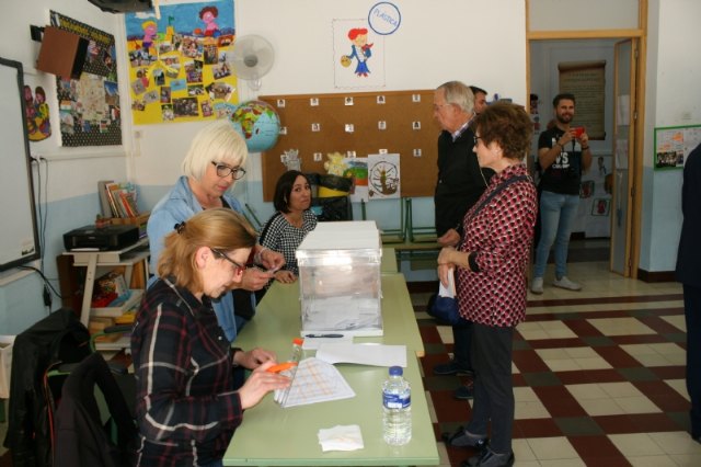 La participación de electores en Totana en las generales asciende al 42,64%, a las 14:00 horas, Foto 4