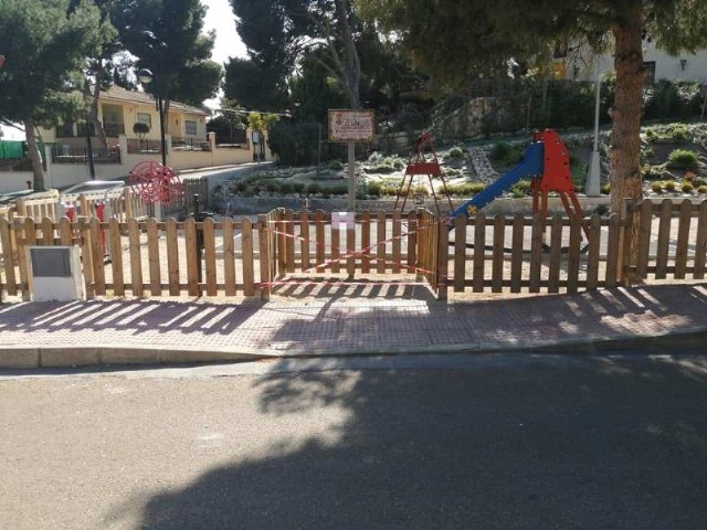 Todos los parques y jardines del municipio continúan cerrados al público para no favorecer los contagios de la epidemia, Foto 4