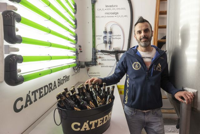 La cerveza murciana Cátedra, galardonada con el Premio Europeo de Medio Ambiente por eliminar las emisiones de C02 de su proceso productivo - 1, Foto 1