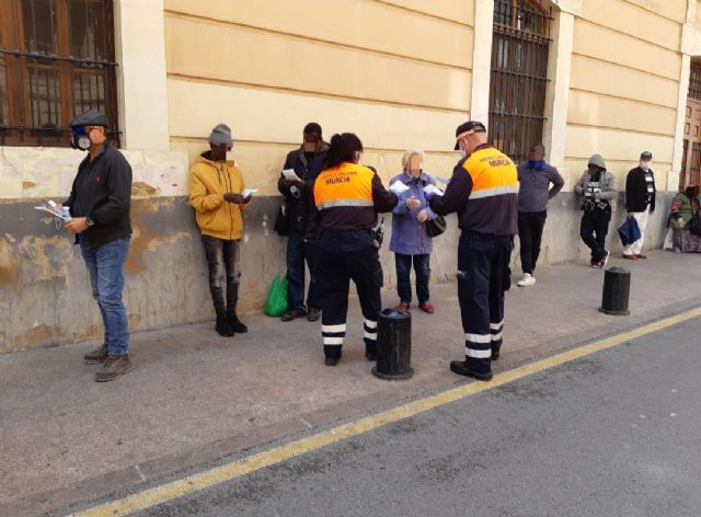 Rotary y Grupo Zambudio ceden al Ayuntamiento material de protección y gel desinfectante para Jesús Abandonado y las Hermanitas de los Pobres - 2, Foto 2