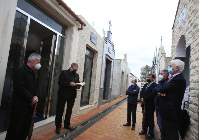 La UCAM da cristiana sepultura a los cadáveres estudiados en su Facultad de Medicina - 2, Foto 2