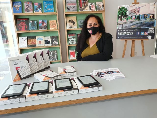 La Red Municipal de Bibliotecas inaugura el servicio de préstamos de libros electrónicos poniendo a disposición de sus usuarios y usuarias 10 e-readers con más de 2.500 títulos - 2, Foto 2
