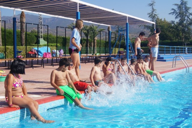 Concedido el contrato menor de servicios para el mantenimiento de las piscinas municipales en la temporada de verano 2022, Foto 1