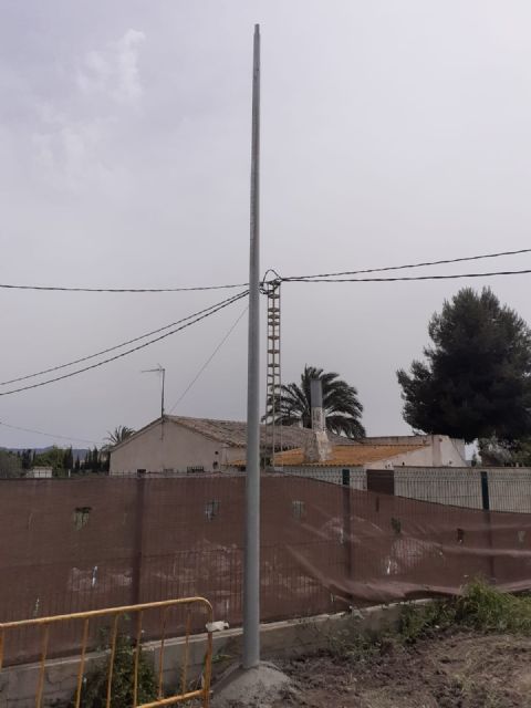 La alcaldesa visita la primera fase de la instalación del nuevo alumbrado público en el camino Motores de Payá de la pedanía de El Esparragal - 2, Foto 2
