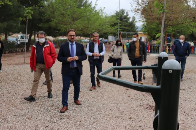 El Ayuntamiento de Lorca lleva a cabo mejoras en el Parque de El Consejero que cuenta con juegos biosaludables e infantiles y una nueva zona de arbolado - 1, Foto 1