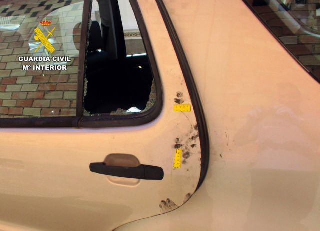 La Guardia Civil desmantela una banda juvenil acusada de cometer medio centenar de delitos contra el patrimonio - 2, Foto 2