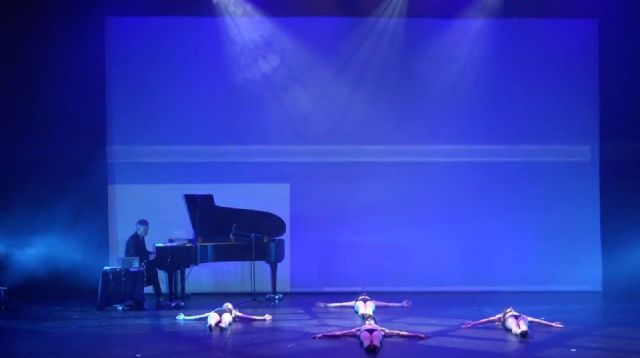 Danza de otro mundo - 2, Foto 2