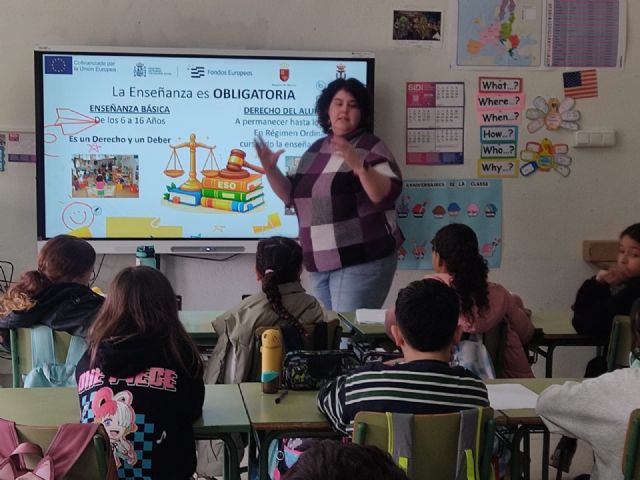 El Ayuntamiento lleva a cabo charlas informativas en los colegios enfocadas a prevenir el absentismo escolar - 2, Foto 2