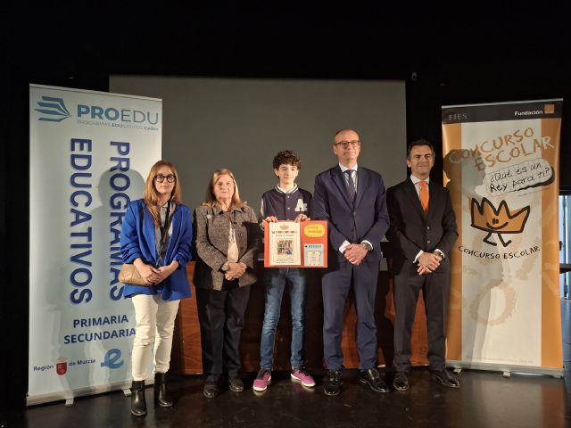 Un alumno del colegio Azaraque de Alhama de Murcia representar� a la Regi�n en el 45 concurso '&iquest;Qu� es un rey para ti?', Foto 2