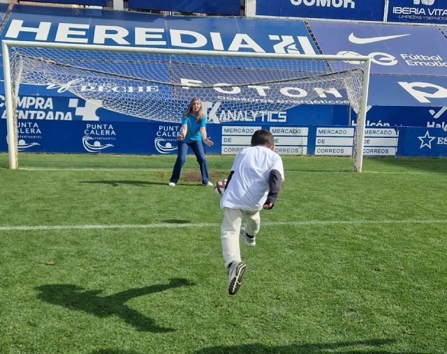CaixaBank y el UCAM Murcia C.F. reúnen a más de 330 niños en la tercera edición de ´Unidos por el balón´ - 2, Foto 2